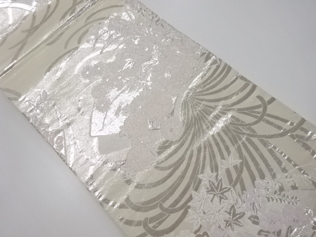 リサイクル　銀糸地紙に花模様織り出し丸帯